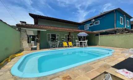 Excelente casa com 5 suítes, varanda gourmet e piscina, na praia do Lázaro em Ubatuba!