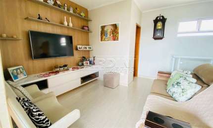 Linda cobertura duplex, em excelente localização, na praia do Itaguá em Ubatuba!