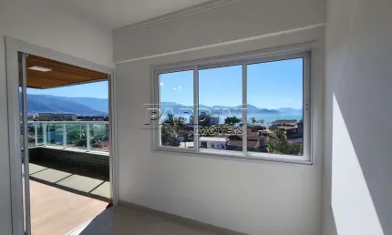Cobertura à venda com linda vista para a orla da Praia do Itaguá!