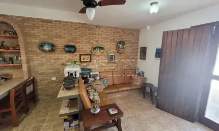 Sobrado próximo das marinas do saco da ribeira,  na praia do Lázaro em Ubatuba!