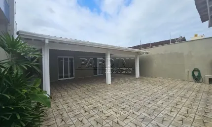 Casa térrea com 4 dormitórios na região central de Ubatuba!
