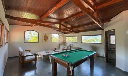 Ótima casa próxima do mar (com vista) na praia da Enseada em Ubatuba!