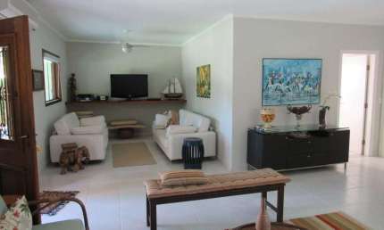 EXCELENTE CASA À VENDA EM CONDOMÍNIO NA PRAIA LÁZARO EM UBATUBA!