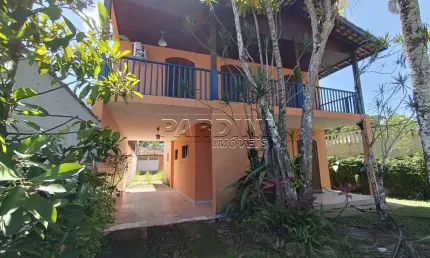 Lindo sobrado com 5 dormitórios e área de churrasqueira, próximo das praias do Lázaro e Sununga em Ubatuba!