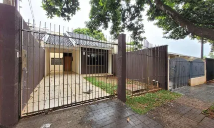 Casa para alugar em Maringá, Parque Residencial Quebec, com 3 quartos, com 120 m²