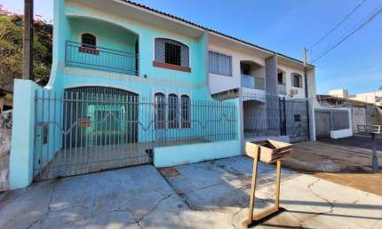 Sobrado para alugar em Maringá, Jardim Alvorada, com 3 quartos, com 155.53 m²