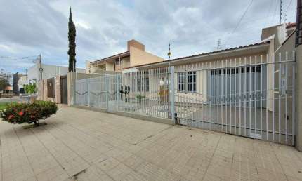 Casa para alugar em Maringá, Parque Residencial Cidade Nova, com 4 quartos, com 191 m²