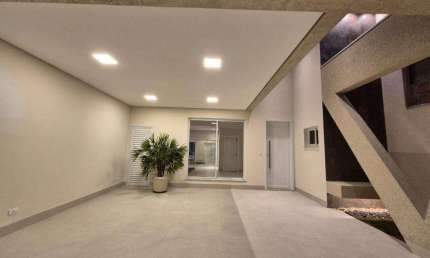 Casa com 137.99 m² e 3 Suítes à Venda no Bom Jardim - Maringá