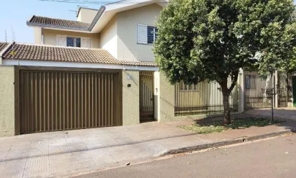Sobrado com 310.71 m² e 5 Quartos à Venda no Residencial Moreschi - Maringá