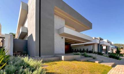 Sobrado à venda em Maringá, Jardim Laodiceia, com 3 suítes, com 342.95 m²