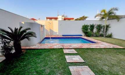 Casa à venda em Maringá, Jardim Campo Belo, com 3 quartos, com 207.41 m²