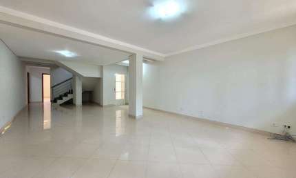 Sobrado para alugar em Maringá, Residencial Moreschi, com 5 quartos, com 310.71 m²