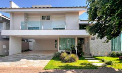 Sobrado com 411.19 m² e 3 Suites à Venda no Jardim Laodiceia - Maringá