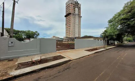 Terreno para alugar em Maringá, Zona 07, com 562.5 m²