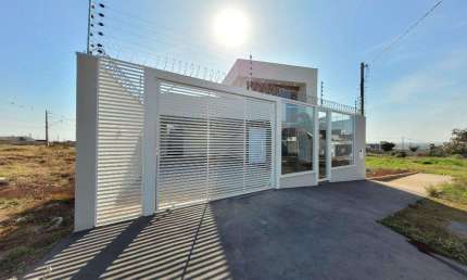 Casa para alugar em Maringá, Bom Jardim, com 3 quartos, com 129.79 m²