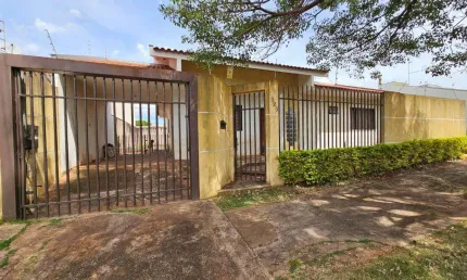 Casa com 133.88 m² e 3 Quartos à Venda no Jardim Itália - Maringá