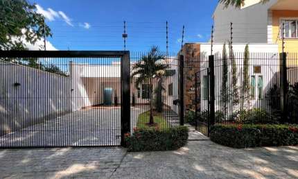 Casa com 297.25 m² e 3 Suítes à Venda na Zona 05 - Maringá