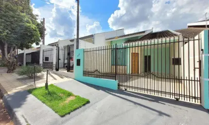 Casa para alugar em Maringá, Jardim Paris, com 3 quartos, com 99 m²