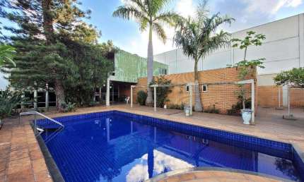 Sobrado para alugar em Maringá, Zona 05, com 4 quartos, com 459.84 m²