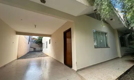 Casa à venda em Maringá, Parque da Gávea, com 4 quartos, com 262.12 m²