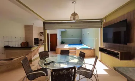 Sobrado com 142.97 m² e 3 Quartos à Venda no Jardim América - Maringá