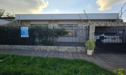 Casa à venda em Maringá, Parque Hortência, com 3 quartos, com 232 m²