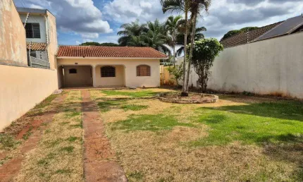 Terreno à venda em Maringá, Jardim Alvorada, com 450 m²