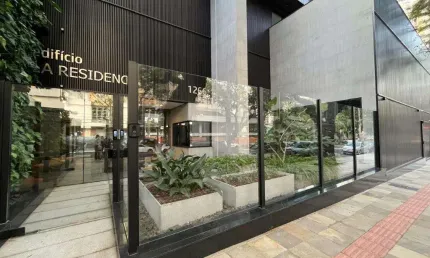 Apartamento com 194.26 m² e 4 suítes, à venda na Zona 01 em Maringá