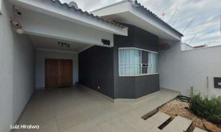 Sobrado à venda em Maringá, Jardim Itália, com 4 quartos, com 159.6 m²