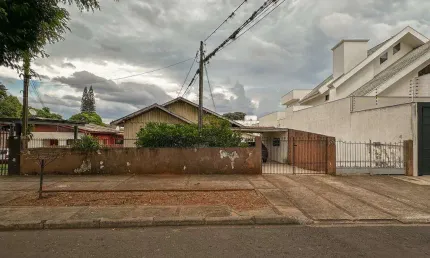 Terreno à venda na Rua Vitório Balani, 857, Zona 05, Maringá