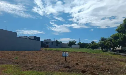 Terreno à venda em Maringá, Bom Jardim, com 642.25 m²
