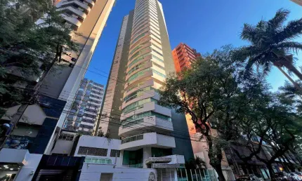 Apartamento à venda em Maringá, Zona 01, com 3 suítes, com 239 m²