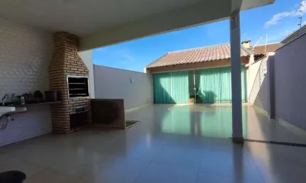 Sobrado à venda em Maringá, Jardim Alvorada, com 3 quartos, com 222.18 m²