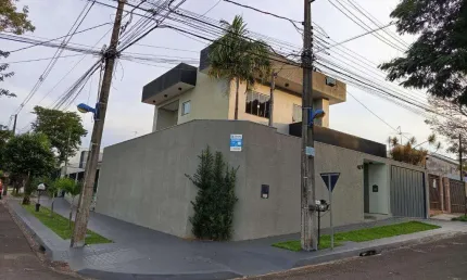 Sobrado à venda em Maringá, Jardim Paris, com 3 quartos, com 184.61 m²