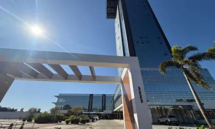 Sala à venda em Maringá, Jardim Alamar, com 49.92 m², Unique Medical Center