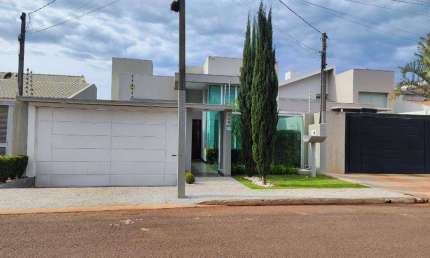 Sobrado à venda em Campo Mourão, Jardim Flora, com 3 suítes, com 300.18 m²