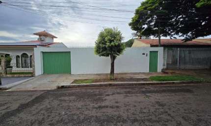 Casa para alugar em Maringá, Conjunto Habitacional Sol Nascente, com 3 quartos, com 90 m²
