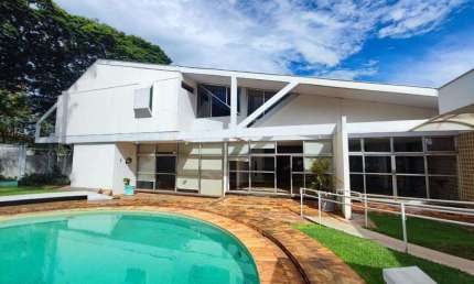 Sobrado à venda em Maringá, Zona 05, com 4 suítes, com 753.62 m²
