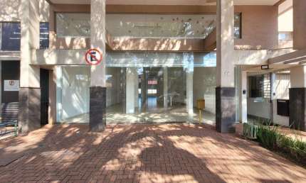 Sala para alugar em Maringá, Zona 08, com 296.98 m²