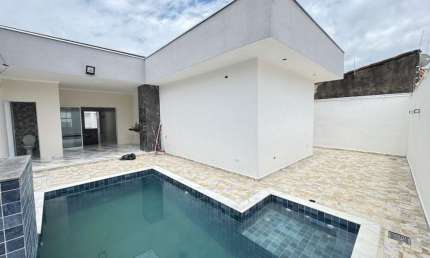 Casa para Venda em Itanhaém, Tupy, 3 dormitórios, 2 suítes, 1 banheiro, 4 vagas