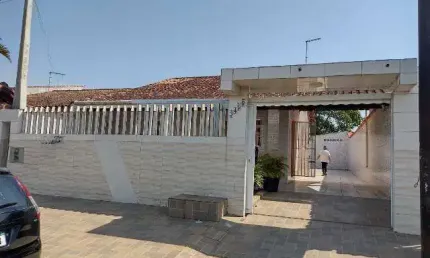 Casa para Venda em Itanhaém, Gaivota, 4 dormitórios, 2 suítes, 1 banheiro