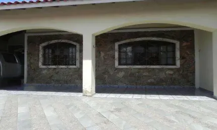 Casa para Venda em Peruíbe, Maria Helena Novaes, 3 dormitórios, 1 suíte, 2 banheiros, 3 vagas