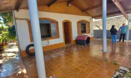 Casa para Venda em Praia Grande, Maracanã, 3 dormitórios, 1 suíte, 1 banheiro, 3 vagas
