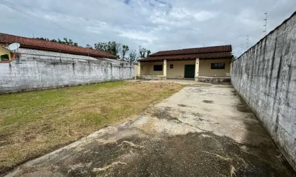 Casa para Venda em Peruíbe, Parque do Trevo, 1 dormitório, 1 banheiro, 10 vagas