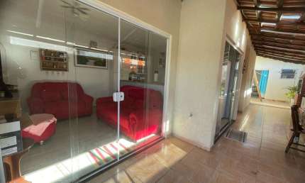 Casa para Venda em Peruíbe, Jardim das Flores, 3 dormitórios, 1 suíte, 1 banheiro, 2 vagas