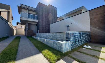 Casa Sobreposta para Venda em Itanhaém, Regina, 3 dormitórios, 1 suíte, 2 banheiros, 4 vagas
