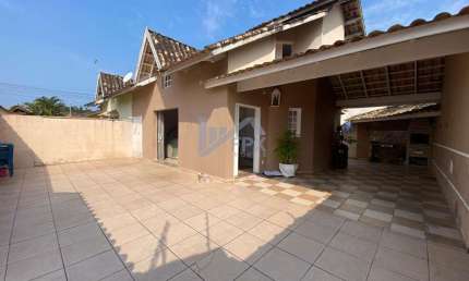 Casa para Venda em Itanhaém, Nova Itanhaém, 3 dormitórios, 2 banheiros, 2 vagas