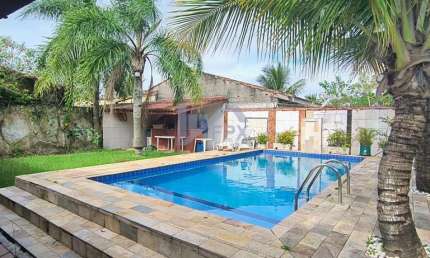 Casa para Venda em Itanhaém, Bopiranga, 3 dormitórios, 2 suítes, 1 banheiro, 5 vagas