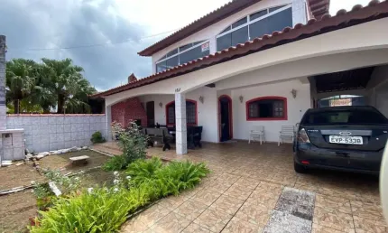 Sobrado para Venda em Itanhaém, Balneário Gaivota, 5 dormitórios, 2 suítes, 4 banheiros, 2 vagas