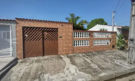 Casa para Venda em Itanhaém, Balneário Gaivota, 2 dormitórios, 2 banheiros, 1 vaga
